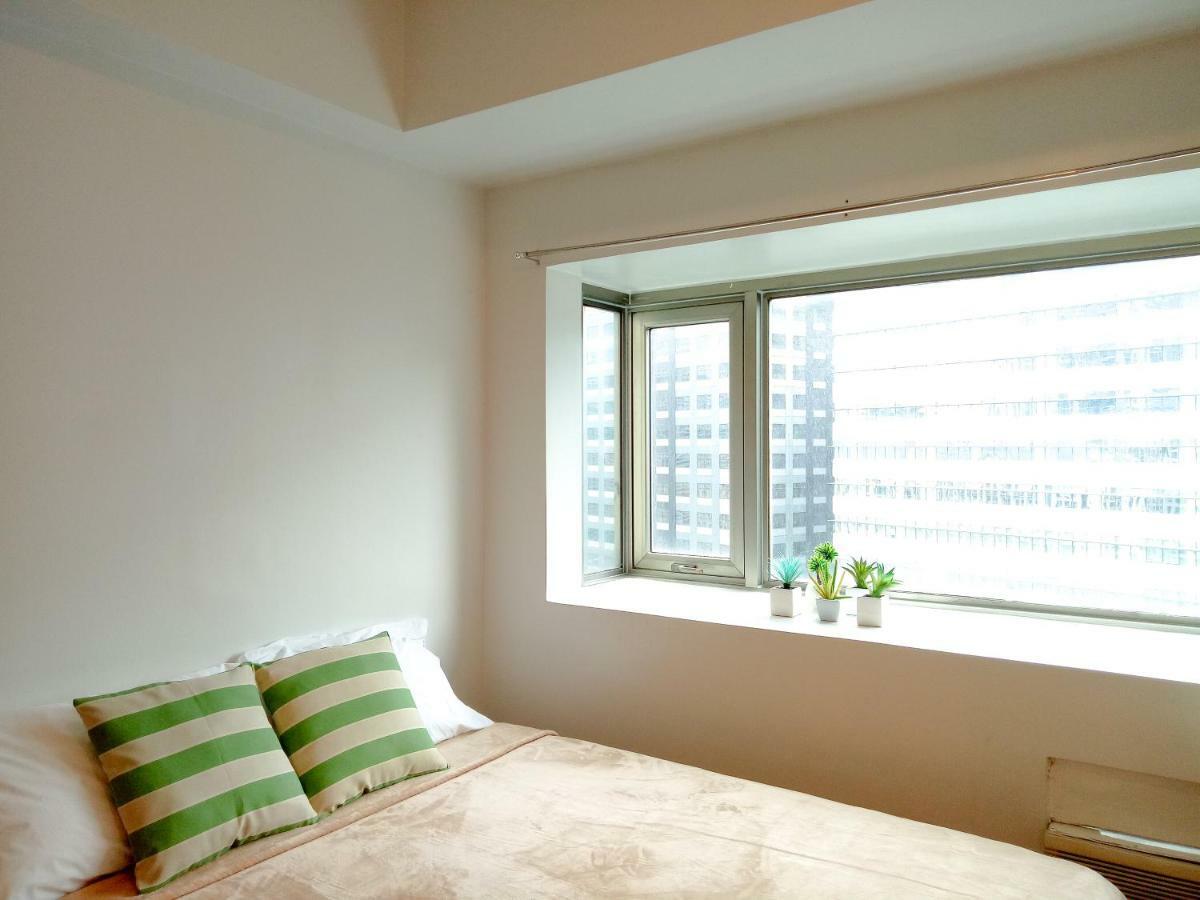 Forbes Area Bgc Taguig Manila Apartment Exterior photo