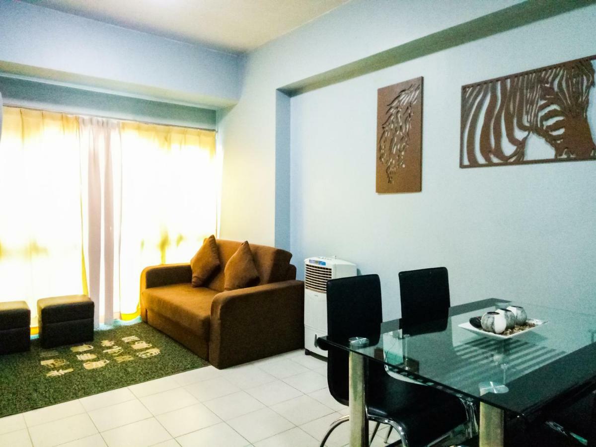 Forbes Area Bgc Taguig Manila Apartment Exterior photo