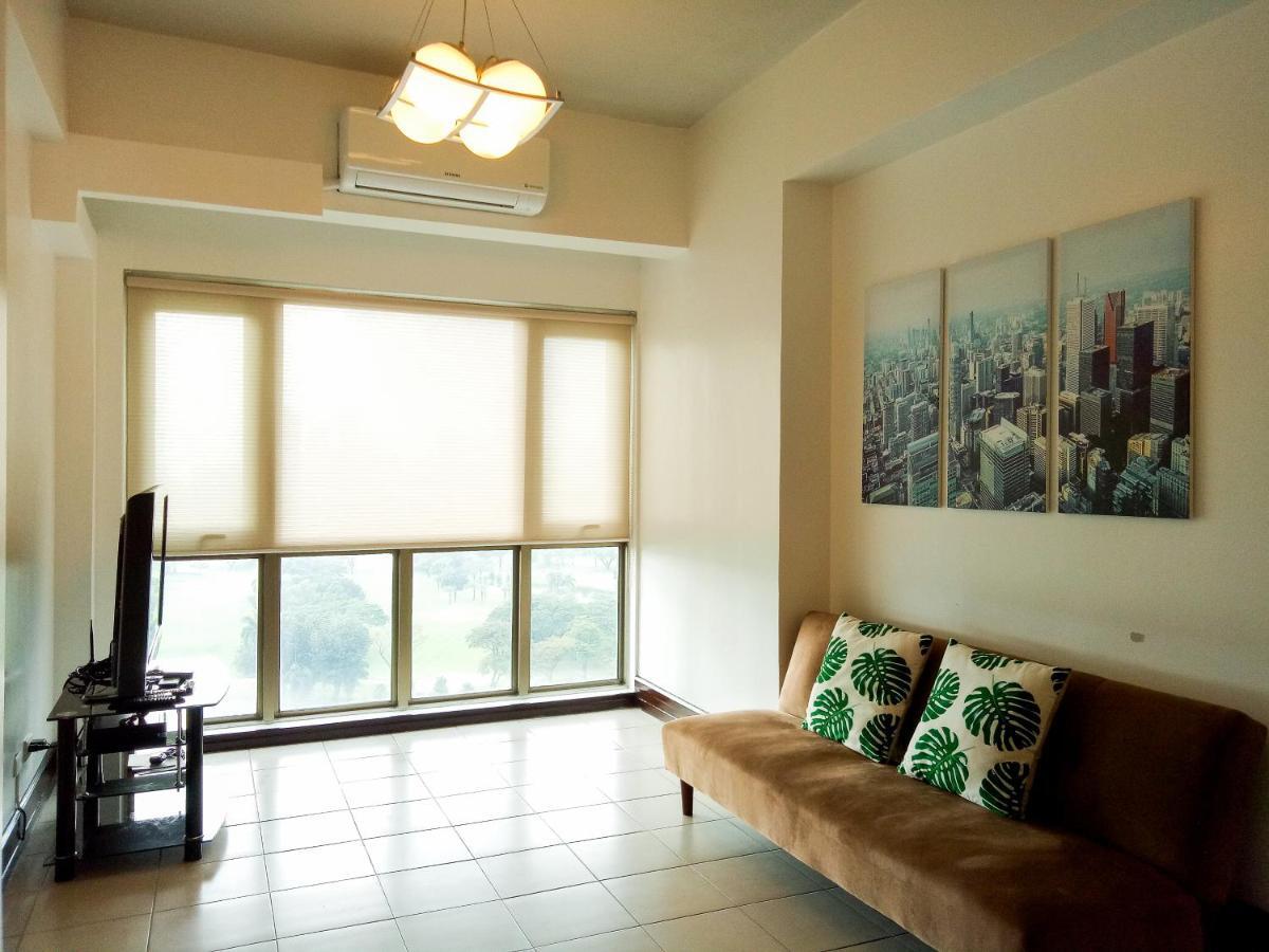 Forbes Area Bgc Taguig Manila Apartment Exterior photo