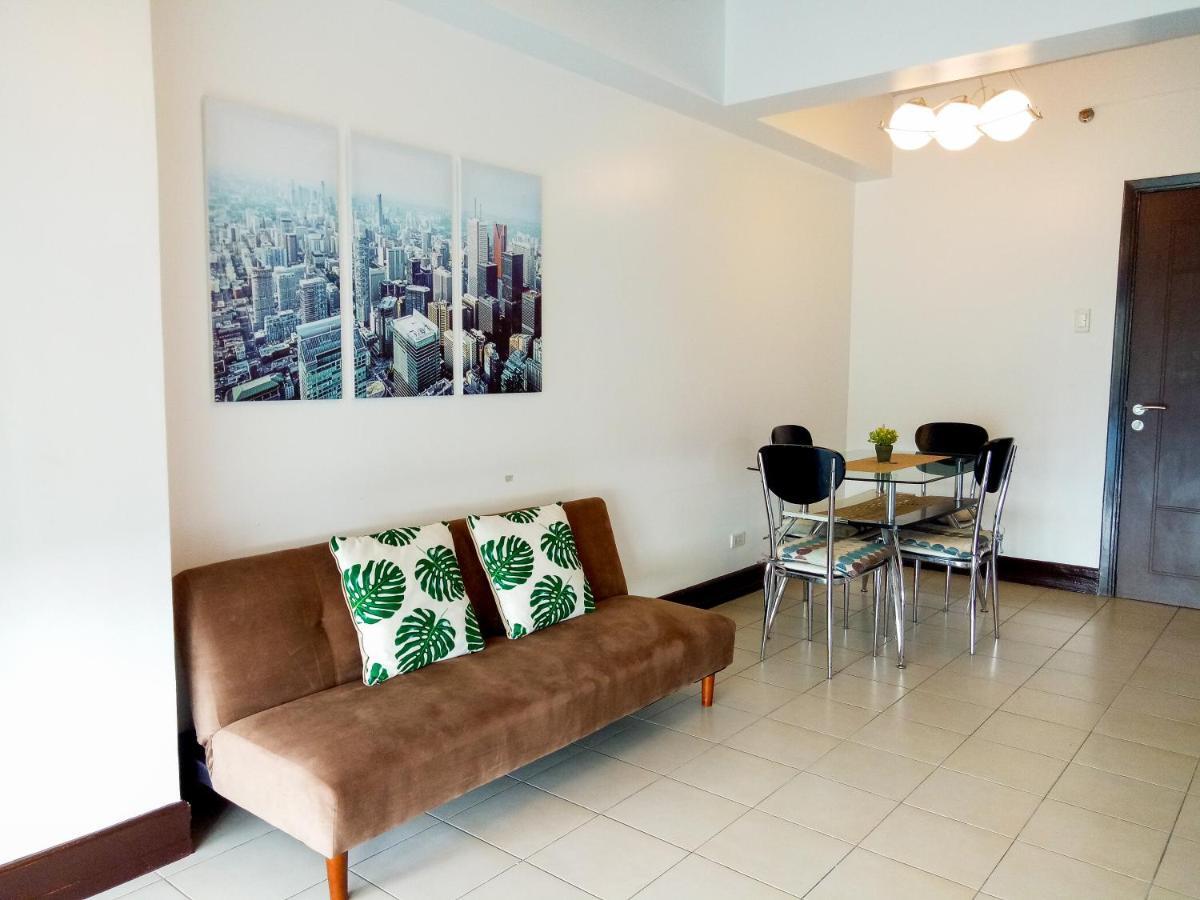Forbes Area Bgc Taguig Manila Apartment Exterior photo