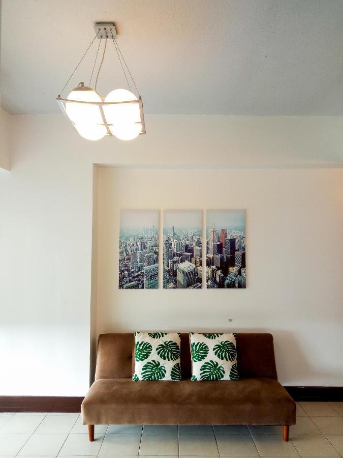 Forbes Area Bgc Taguig Manila Apartment Exterior photo